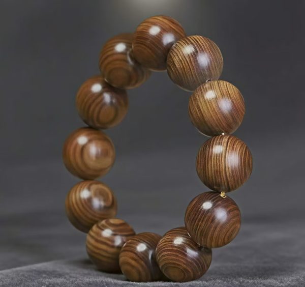 Exquisite Wooden Bead Bracelet with Unique Grain, Showcasing Natural Beauty and Fine Craftsmanship, Perfect for Jewelry Lovers