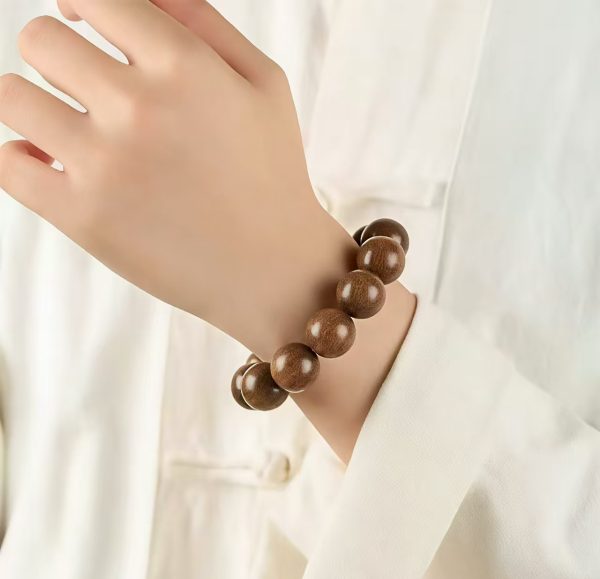 Exquisite Wooden Bead Bracelet, Showcasing Natural Texture and Elegant Style, Perfect for Jewelry Lovers